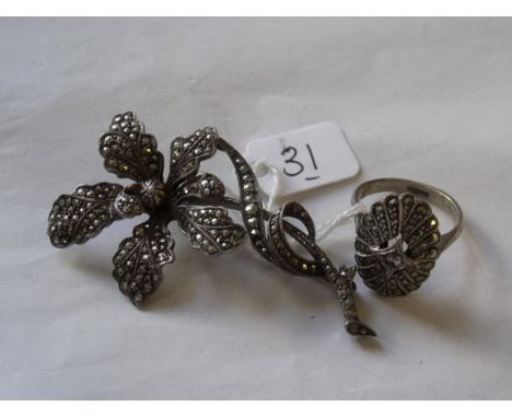 A large silver & marcasite flower brooch and ring 19g  