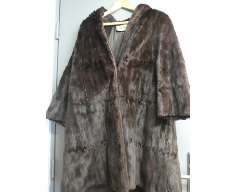 Qty of vintage furs &amp; stoles 