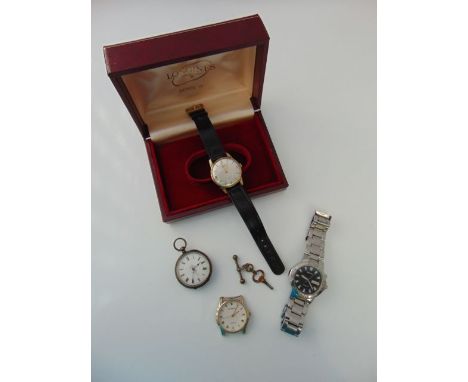 A gentleman's 9ct gold wristwatch, Longines, the silvered dial with gilt baton and Arabic numerals, subsidiary dial for secon