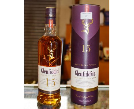 GLENFIDDICH OUR SOLERA 15 YEAR OLD SINGLE MALT SCOTCH WHISKY, WITH PRESENTATION BOX - 70CL, 40% VOL     