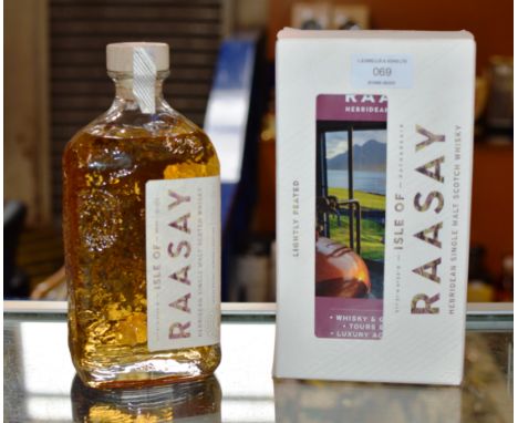 RAASAY R 01 HEBRIDEAN SINGLE MALT SCOTCH WHISKY, WITH PRESENTATION BOX - 700ML, 46.4% VOL     