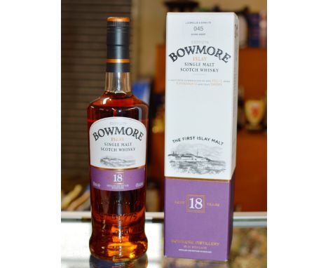 BOWMORE 18 YEAR OLD ISLAY SINGLE MALT SCOTCH WHISKY, WITH PRESENTATION BOX - 700ML, 43% VOL     