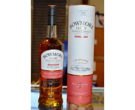 BOWMORE CASK STRENGTH ISLAY SINGLE MALT SCOTCH WHISKY, WITH PRESENTATION BOX - 1 LITRE, 56% VOL     