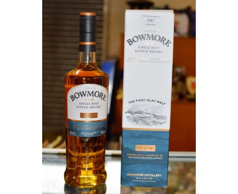 BOWMORE LEGEND ISLAY SINGLE MALT SCOTCH WHISKY, WITH PRESENTATION BOX - 700ML, 40% VOL     
