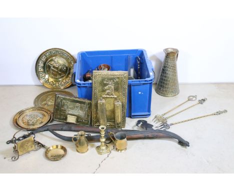 Large early 20th century selection of assorted brass and copper to include Joseph Sankey &amp; Son crocodile snake effect jug