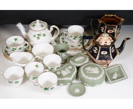 Colclough 'Ivy print' tea service set together with a group of six green Wedgwood items and an Imari style pattern teapot and