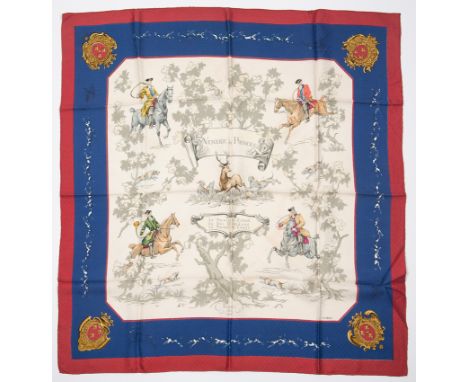 Hermès. París.&nbsp;Women's natural silk patterned scarf."Venerie des Princes. Le prince de Condé, le Duc d'Orléans, Le Princ