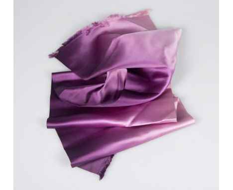 Hermès. Paris. Natural silk scarf with a violet colour gradient, trimmed with fringe at the ends.Vintage.110 x 28 cm.