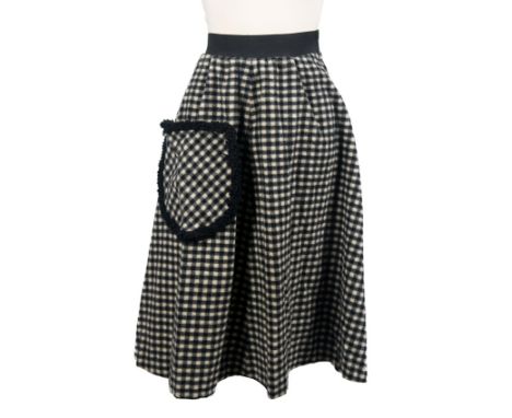 Unknown Designer. Prêt-à-porter. Circa 1970. Long skirt in wool flannel with a checkered pattern.In good condition.Vintage.To