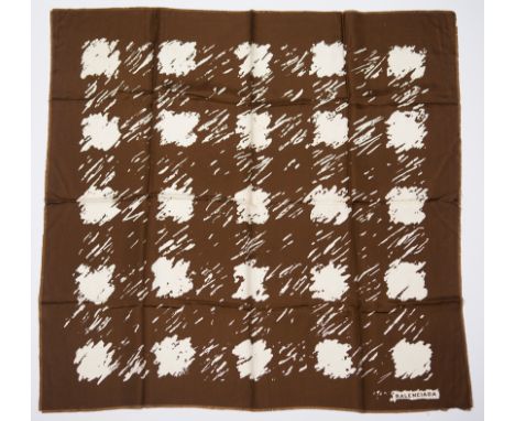 Balenciaga. Women's natural silk scarf in white printed with a chocolate brown pattern, trimmed with a small fringe.Vintage.8