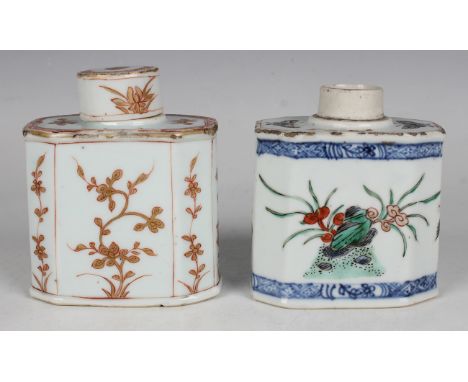 A Chinese iron red and gilt decorated export porcelain tea caddy and cover, Kangxi period, of canted corner form, painted wit