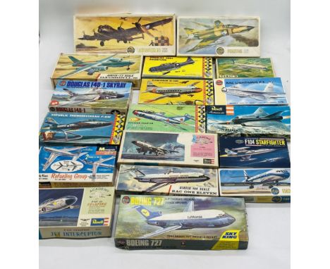 A collection of vintage boxed plastic construction model kits relating to aircraft including Airfix, Revell, Hawk, Monogram, 