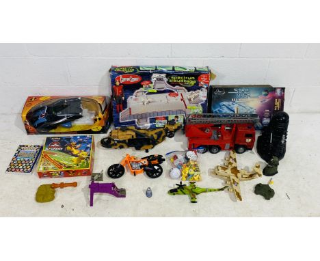 A mixed collection of toys including a boxed Captain Scarlett Spectrum Cloudbase Electronic playset (contents unchecked), Dis