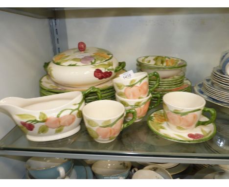 A quantity of Mason's 'Fruit' part dinner/tea service.