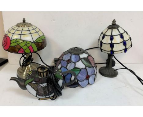 3 Tiffany style table lamps together with a Tiffany style light shade (4) 