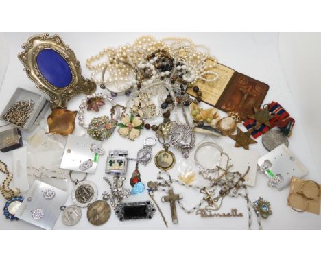 Both the Pacific and the Atlantic Star WW2 medals, and a collection of vintage costume jewellery A condition report is not av