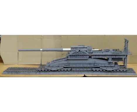 A&nbsp;kit built 1/30 scale model of the WWII Schwerer Gustav rail gun,&nbsp;80 cm, on rails. The original rail gun was desig