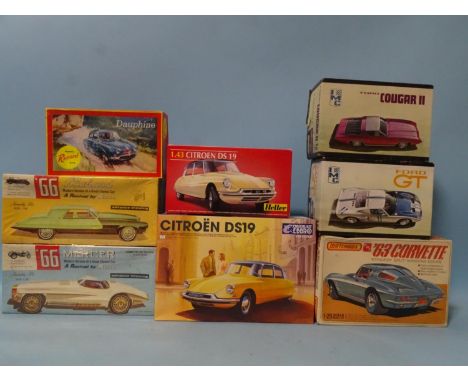 "66 A Revival by Renwall", two 1/25 scale car kits, still sealed and six other car kits, (boxed, unchecked, appear complete),