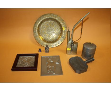A COLLECTION OF ORIENTAL AND ORIENTAL STYLE METALWARE TO INCLUDE AN OPIUM PIPE, PEWTER CANISTER ETC