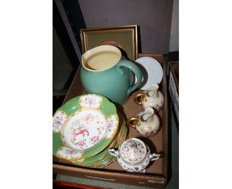 A TRAY OF ASSORTED CERAMICS TO INCLUDE TWO ROYAL WORCESTER BLUSH IVORY JUGS, LARGE DENBY JUG, TWIN HANDLED VASE ETC