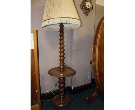 A 20TH CENTURY GRADUATING BARLEYTWIST LAMP STANDARD WITH HUNTING SCENE SHADE OVERALL ( H - 176 CM )