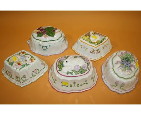 A COLLECTION OF FIVE THE FRANKLIN MINT CERAMIC JELLY MOULDS 