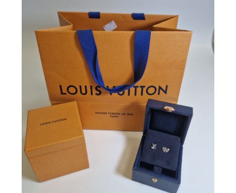 Two Louis Vuitton Idylle Blossom LV Ear Studs, White Gold and Diamond  LV blossom in white gold (18kt) and diamond,1 FG-VVS d