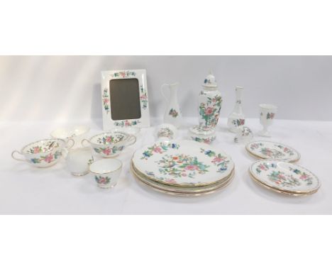 Aynsley Pembroke pattern items, comprising jar and cover, photograph frame, bud vases, trinket dishes, dinner plates, coffee 