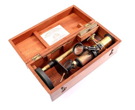 A. van Emden, brass microscope in wooden box, Amsterdam 19th century, 7 cm high, 21 cm wide and 9 cm deep