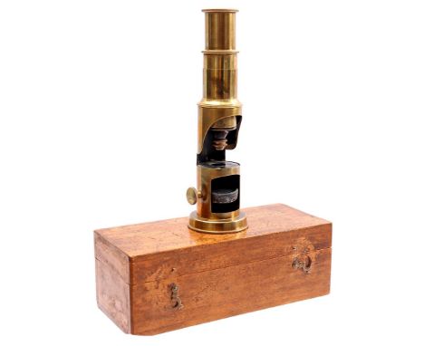 Brass travel microscope in wooden box, England ca. 1900, 6 cm high, 17.5 cm wide and 7 cm deep