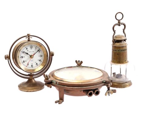 Heavy copper ship's lamp 23 cm in diameter, table model ship's clock and barometer (quartz timepiece) and handy oil lamp