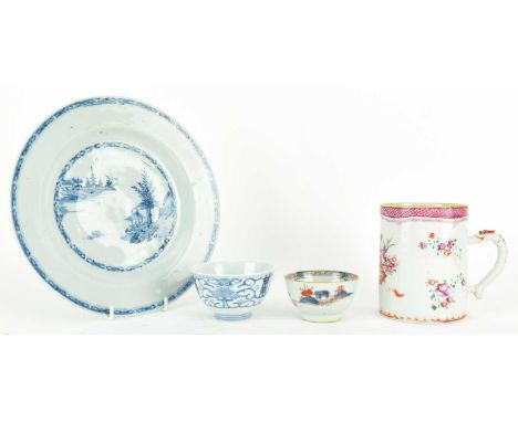 A collection of four Qing dynasty porcelain pieces. The lot to include a Kangxi period Imari tea bowl decorated with flowers 