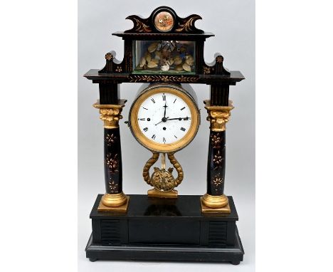 Portaluhr mit Musikautomat, um 1820 Prächtige Pendule mit scheinbar schwebender Werktrommel in architektonischer Rahmung. Woh