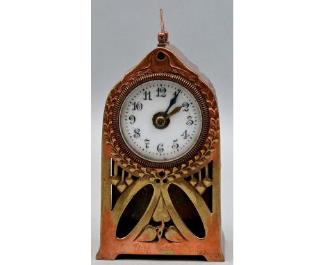 Wecker, Deutschland, Anfang 20. Jh. rückseitige Signatur ''D.R.P. &amp; G. M.'' Emaillezifferblatt mit arabischen Ziffern, ra
