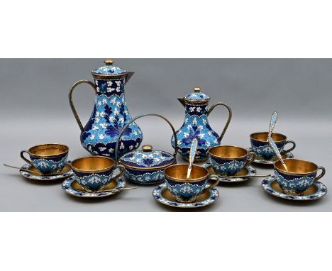 Cloisonné-Email-Service, UdSSR, nach 1958 21 Teile, Silber (925), vergoldet, in Hell-und Dunkelblau, Weiß und Rot mit florale
