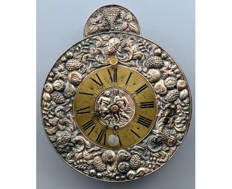 Telleruhr, 1. Hälfte 18. Jh. Andreas Glenck, Prag. Dekorative Wanduhr in kreisrunder Form mit aufgesetztem Rebenschild. Mit F