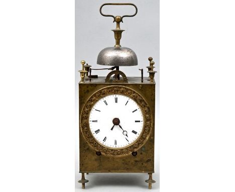 Wecker, 20. Jh. Emaillezifferblatt mit römischen Ziffern, Breguet-Zeiger, Rosenkranzlünette. Messinggehäuse. Spindelhemmung. 
