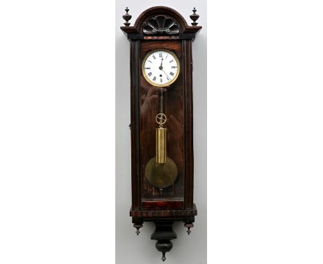 Wiener Miniatur-Regulator, Mitte 19. Jh. Kleiner Gewichtsregulator in geschweiftem, dunkelgebeiztem Gehäuse mit Glaseinlässen