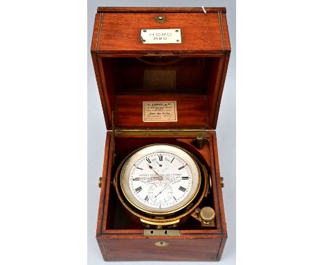 Marinechronometer, erste Hälfte 20. Jh. Frankreich (Leroy?). Kardanisch gelagerter Chronometer mit Sekunde und Gangreserve. M