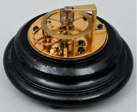 Gangmodell einer wippengesteuerten Chronometerhemmung, E. 19./ Anf. 20. Jh. Platine und Hemmungsrad vergoldet, gebläute Schra