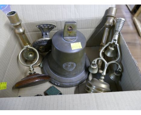 Brass bell, candlesticks, horse brass ornament, door knocker, match strikers etc