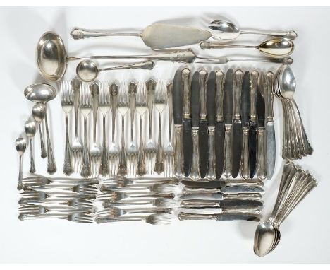 GROßES BESTECK, Manuf Wilkens u. Söhne/ Bremen,Form Chippendale, bestehend aus: je 12 Speisegabeln, -messern und Suppenlöffel