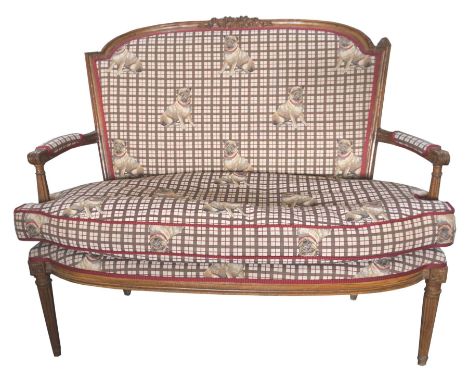 SOFA/2-SITZER, Historismus Epoche, Louis XVI Stil,Nussbaumgestell, in der Rückenlehne zentral Knitterschleife, kannelierte Ar