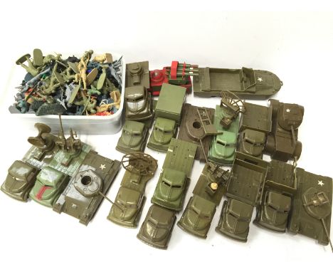 19 x Kleeware and similar plastic military vehicles, together with a quantity of 1/32 scale plastic soldiers. Conditions vary