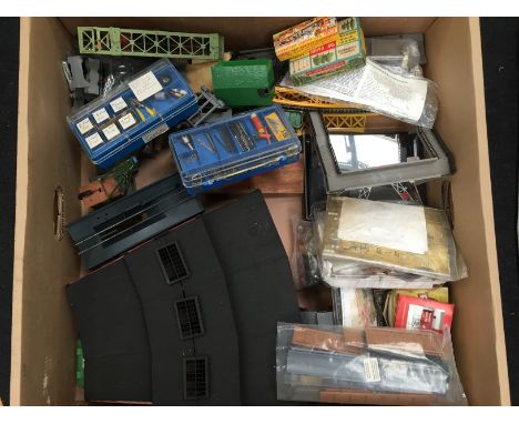 A large Box of Model Railway including Buildings, a plastic Kit Built roundhouse Engine Shed, Coal Hopper, Krupps Travelling 