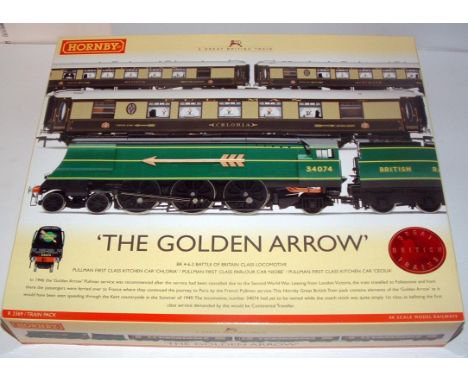 HORNBY R2369 'The Golden Arrow' Train Pack comprising an unrebuilt BRITISHRAILWAYS Malachite Green Battle of Britain 4-6-2 nu