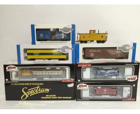ATLAS/BACHMANN and TRIX - Atlas Trainman Plus 10 000 592 UP NRE Genset UP # 2709. DCC ready - 2 x Atlas Cupola Caboose (11261