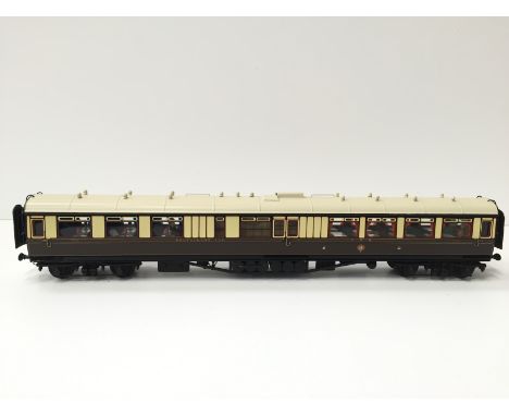 A Brass Kit Built GWR lined Chocolate and Cream Diagram H26 Restaurant Car no 9568 with Passengers built by Tony Lawrence in 