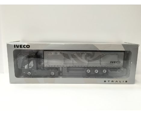 WSI Collectibles #9231 Iveco Stralis 4x2 w/ Curtainside 1/50 scale model. Appears M in G/VG box.