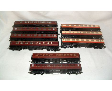 8 x BR(M) and a BR(E) Coach - 3 x Hornby BR(M) Red and Cream Staniers - 3 x Hornby and a Bachmann Maroon Mk1 Coaches - a Horn